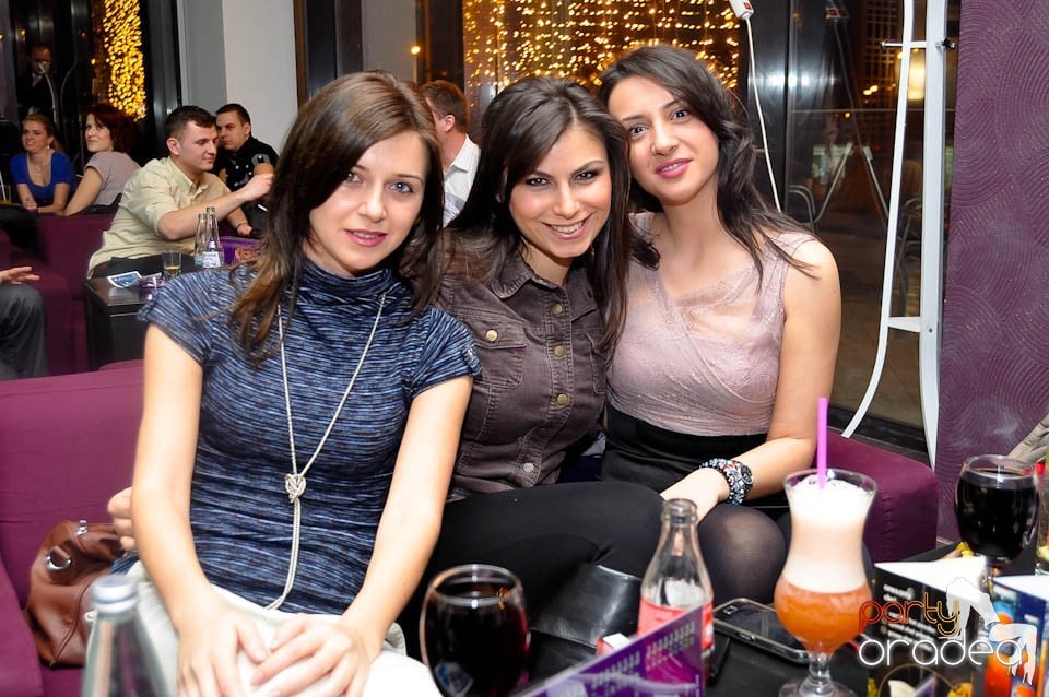 Karaoke în Blondy's Art Café, 