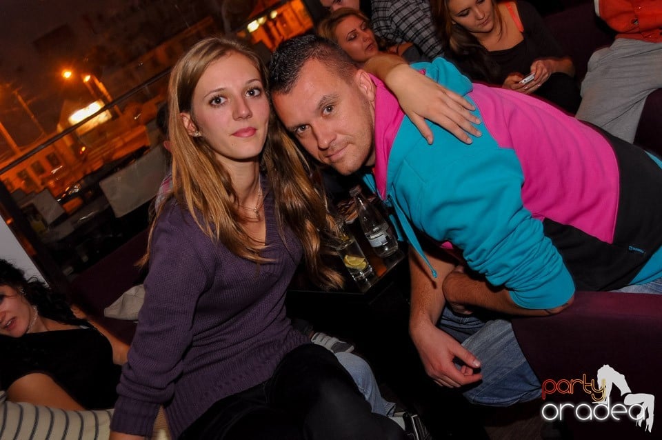 Karaoke în Blondy's Art Café, 