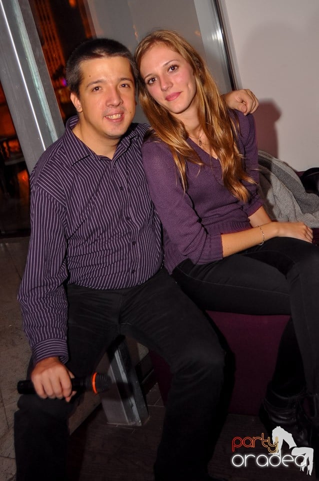 Karaoke în Blondy's Art Café, 