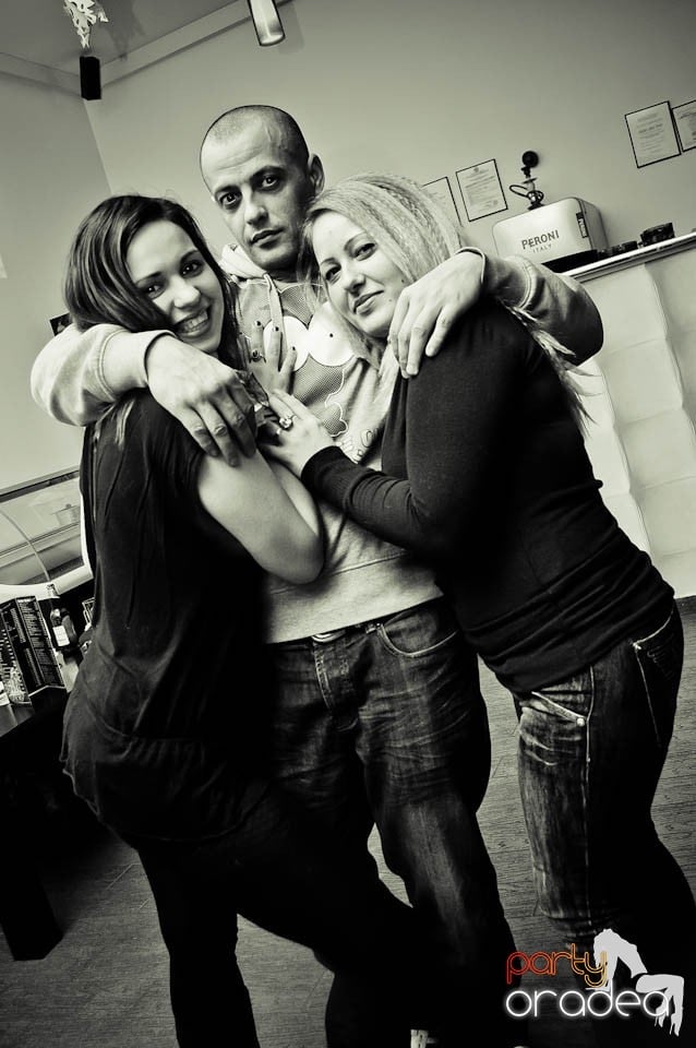 Karaoke în Blondy's Art Café, 