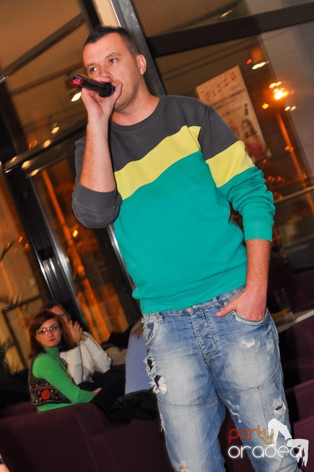 Karaoke în Blondy's Art Café, 