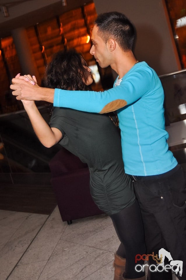 Karaoke în Blondy's Art Café, 