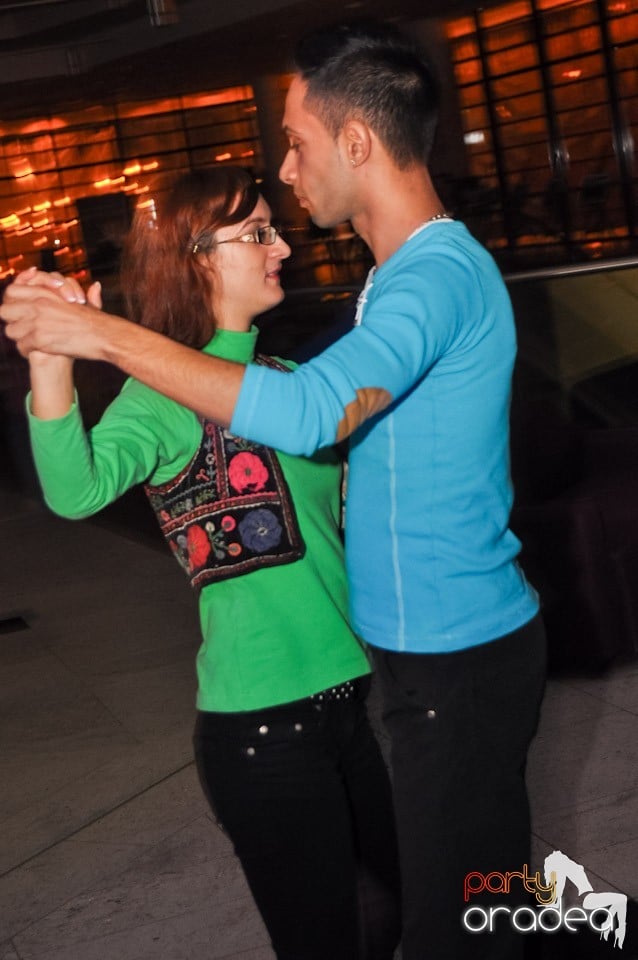 Karaoke în Blondy's Art Café, 