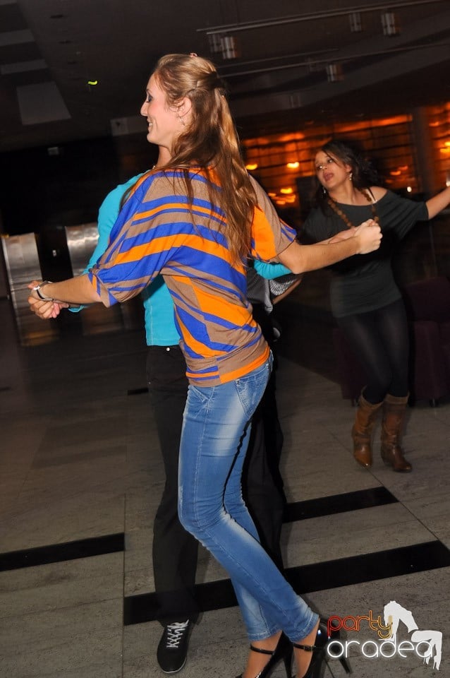 Karaoke în Blondy's Art Café, 