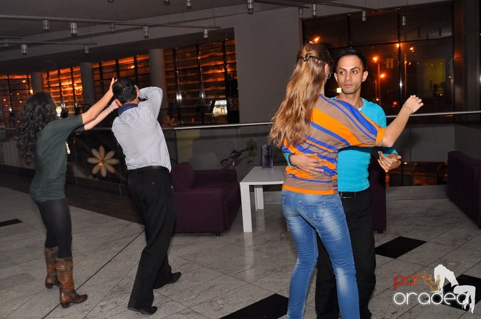 Karaoke în Blondy's Art Café, 