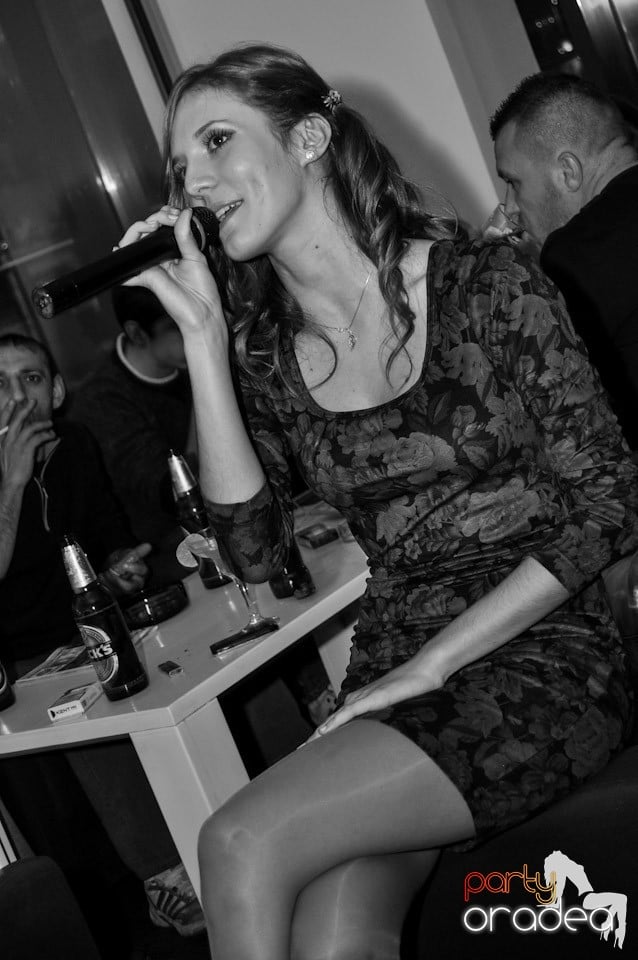 Karaoke în Blondy's Art Café, 