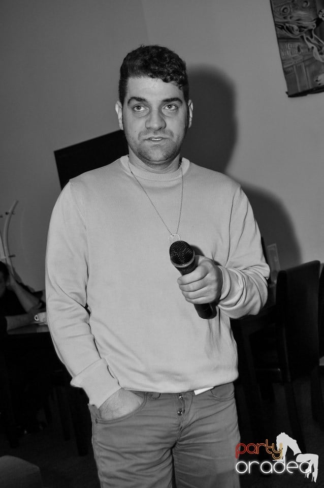 Karaoke în Blondy's Art Café, 