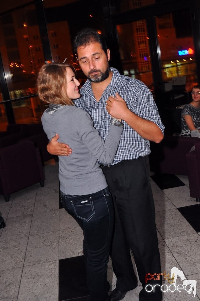 Karaoke în Blondy's Art Café, 