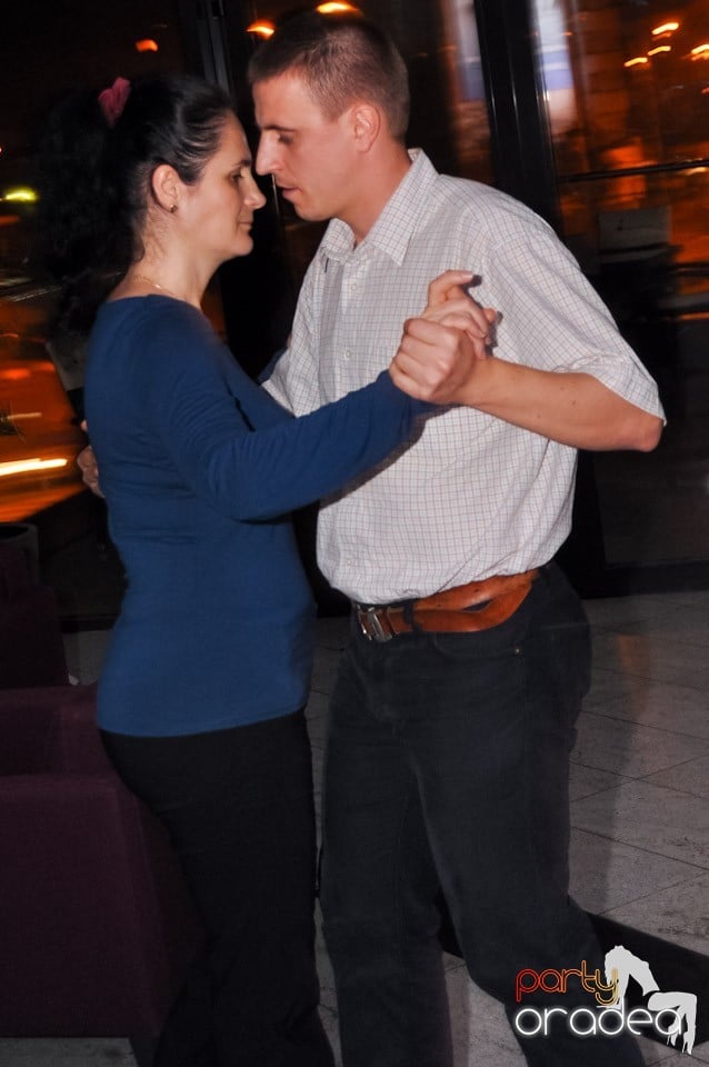 Karaoke în Blondy's Art Café, 