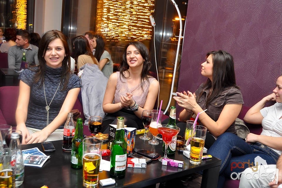 Karaoke în Blondy's Art Café, 