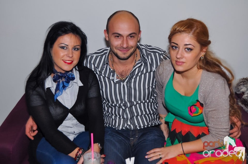 Karaoke în Blondy's Art Café, 