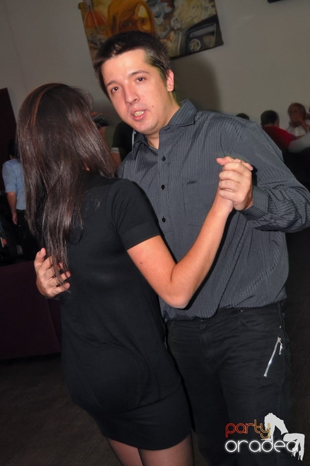 Karaoke în Blondy's Art Café, 