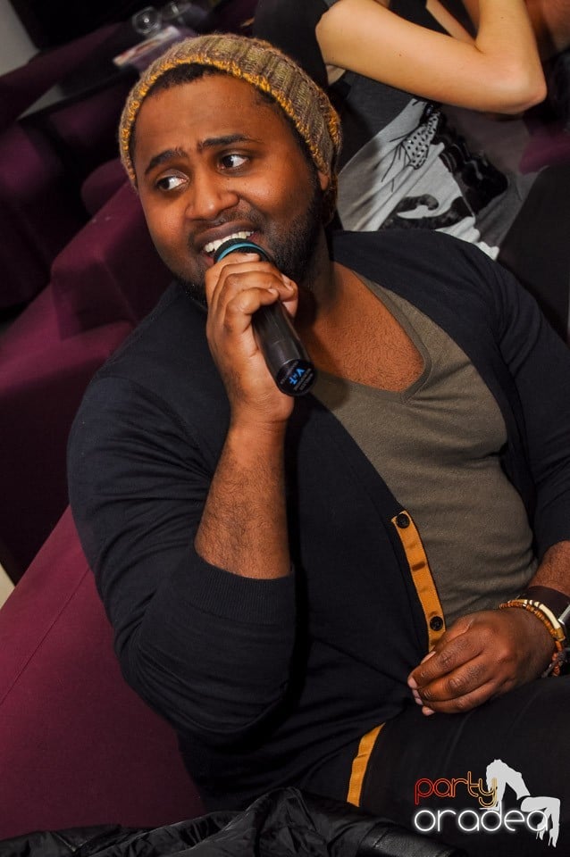 Karaoke în Blondy's Art Café, 