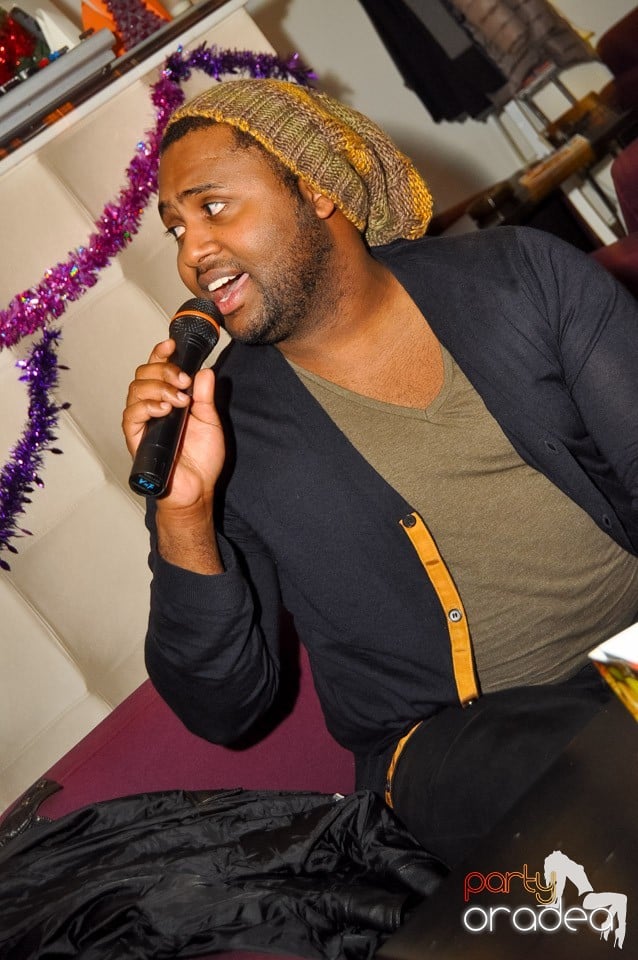 Karaoke în Blondy's Art Café, 