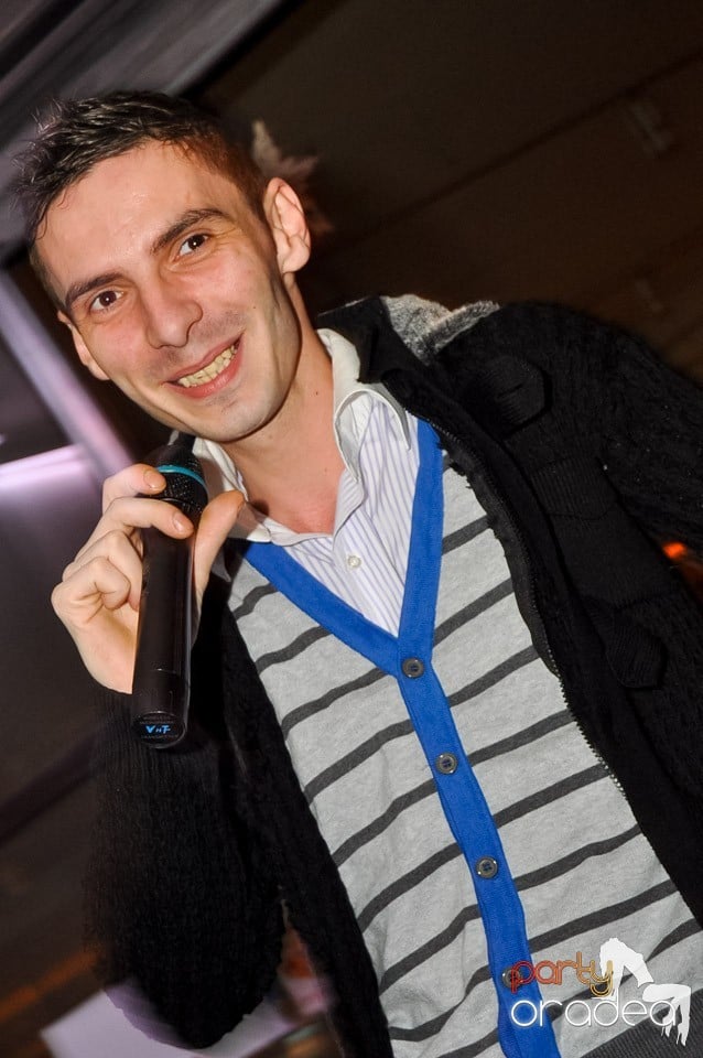 Karaoke în Blondy's Art Café, 