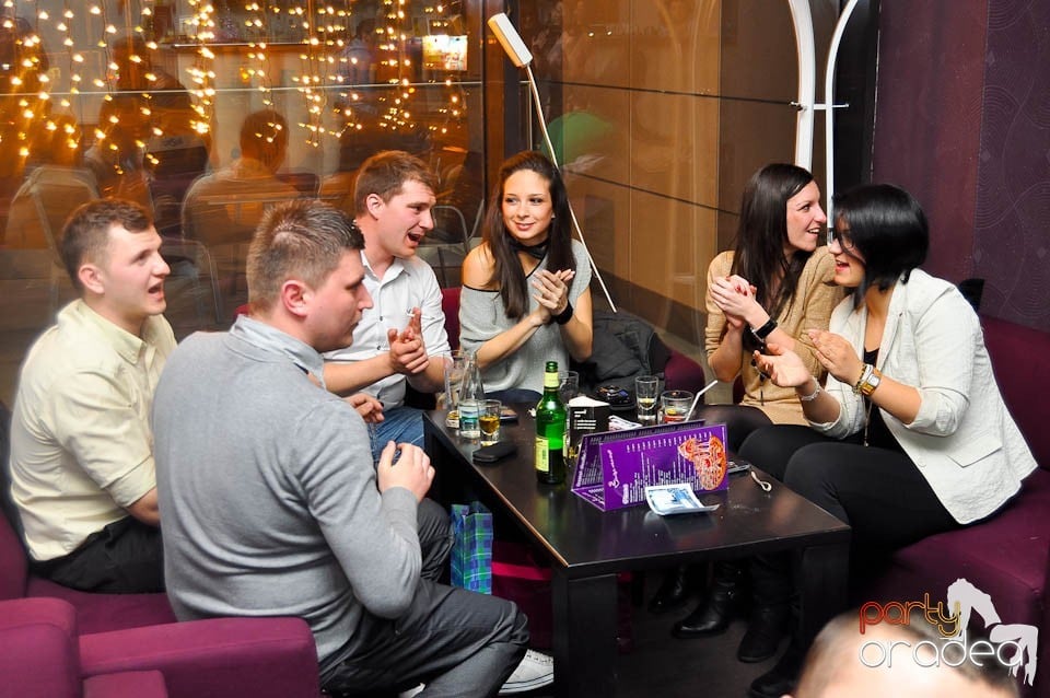 Karaoke în Blondy's Art Café, 