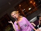 Karaoke în Blondy's Art Café