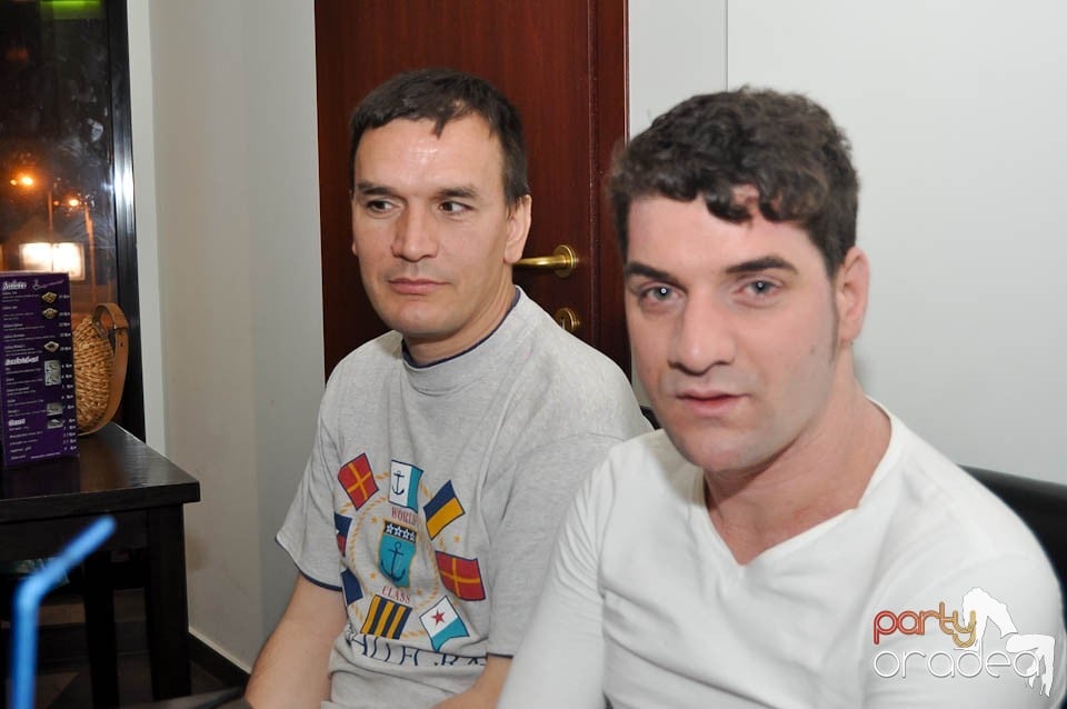 Karaoke în Blondy's, 