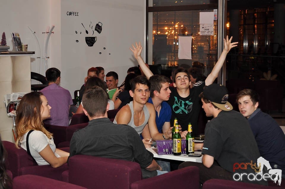 Karaoke în Blondy's, 