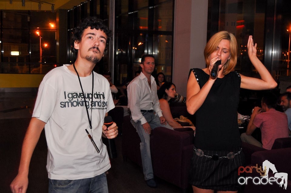 Karaoke în Blondy's, 