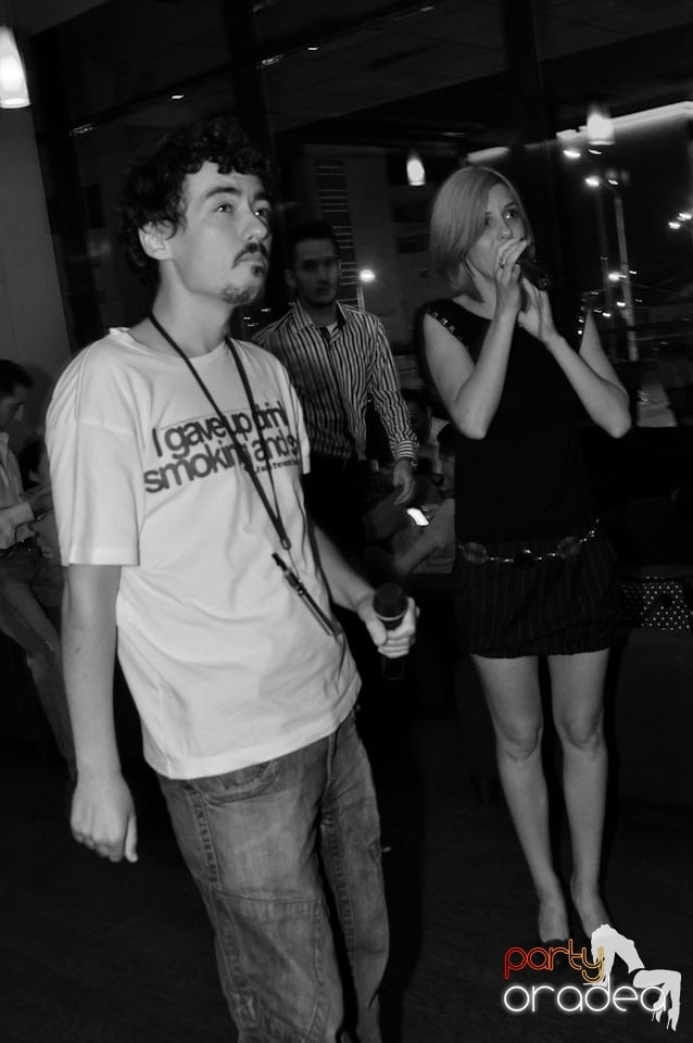 Karaoke în Blondy's, 