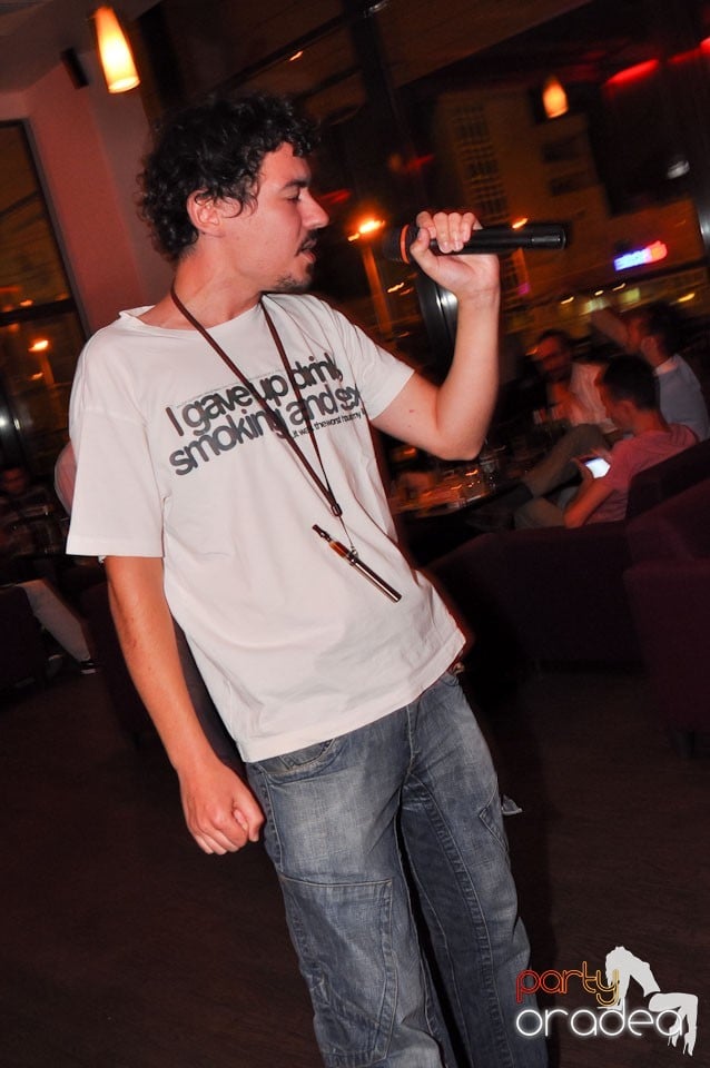 Karaoke în Blondy's, 