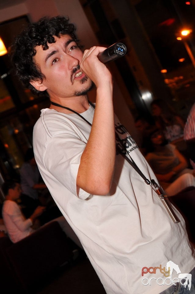 Karaoke în Blondy's, 