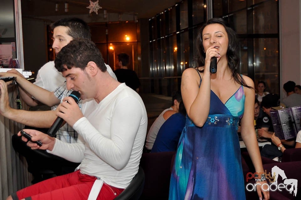 Karaoke în Blondy's, 