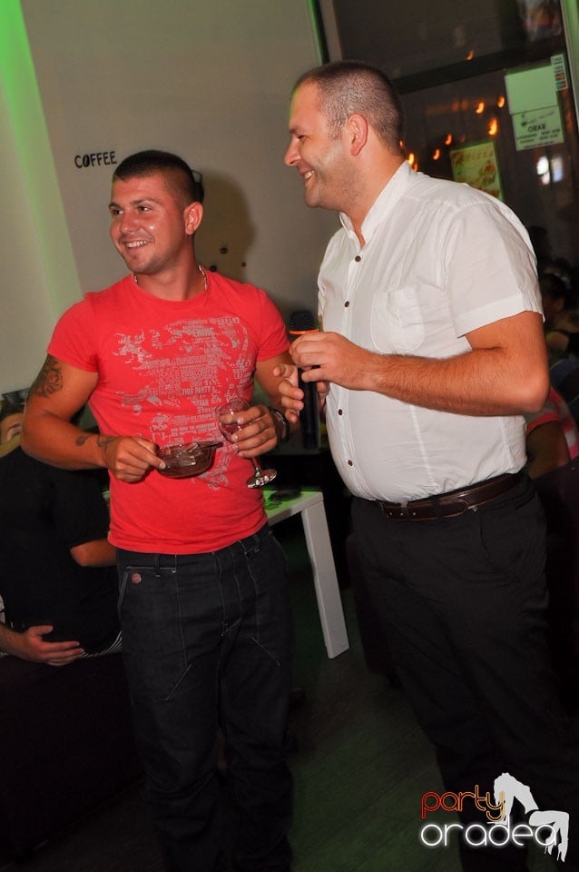 Karaoke în Blondy's, 