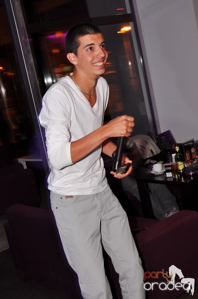 Karaoke în Blondy's, 