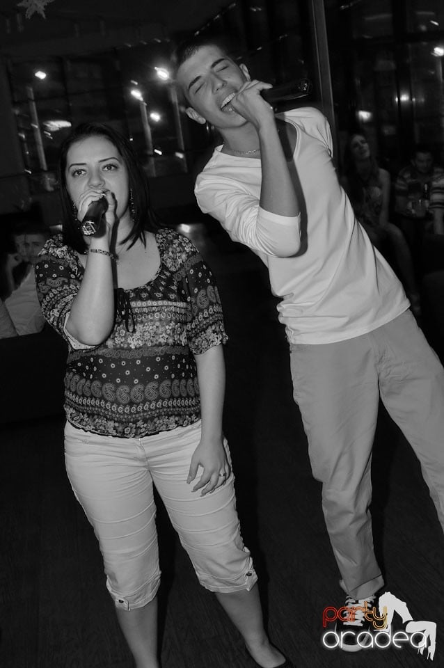 Karaoke în Blondy's, 