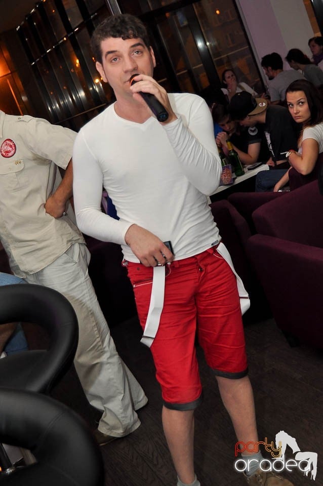 Karaoke în Blondy's, 