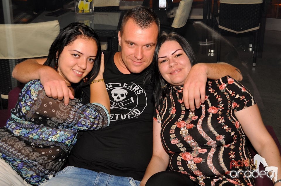 Karaoke în Blondy's, 