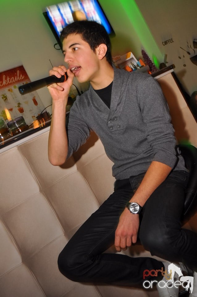 Karaoke în Blondy's, 