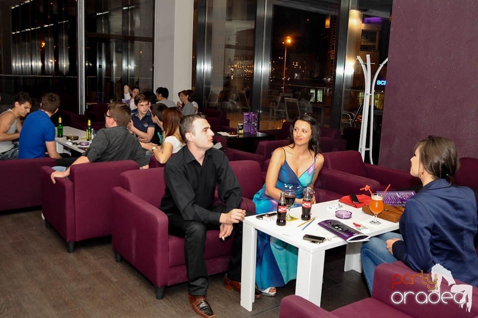 Karaoke în Blondy's, 