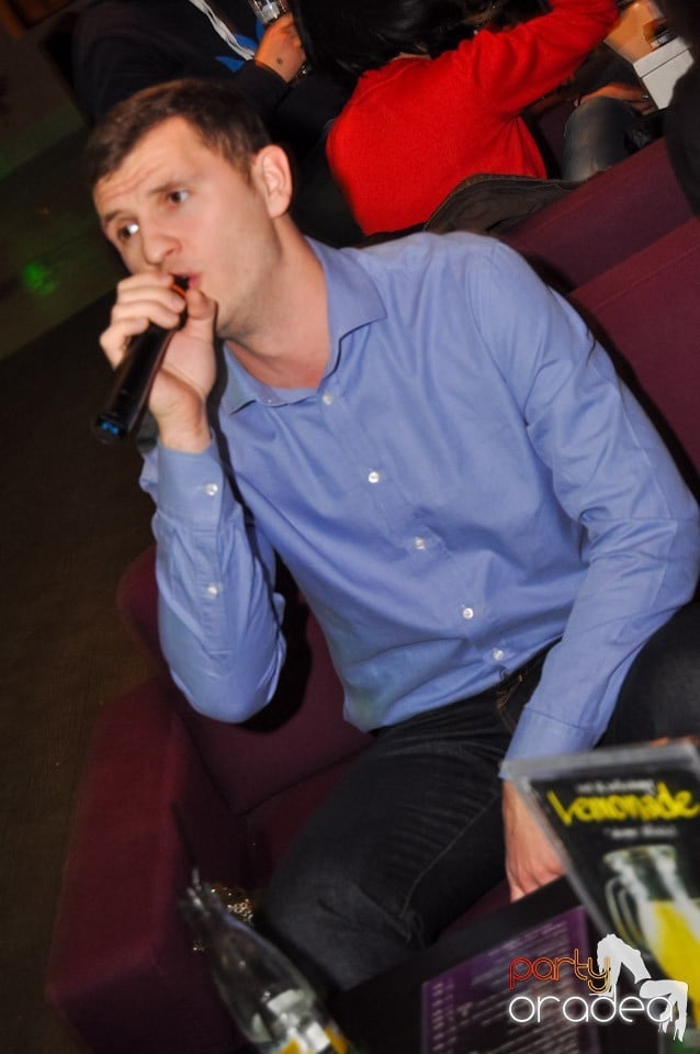 Karaoke în Blondy's, 