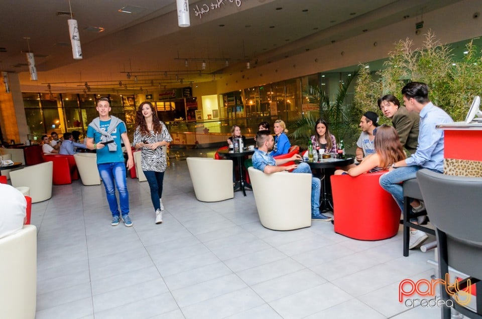 Karaoke în Blondy's, 