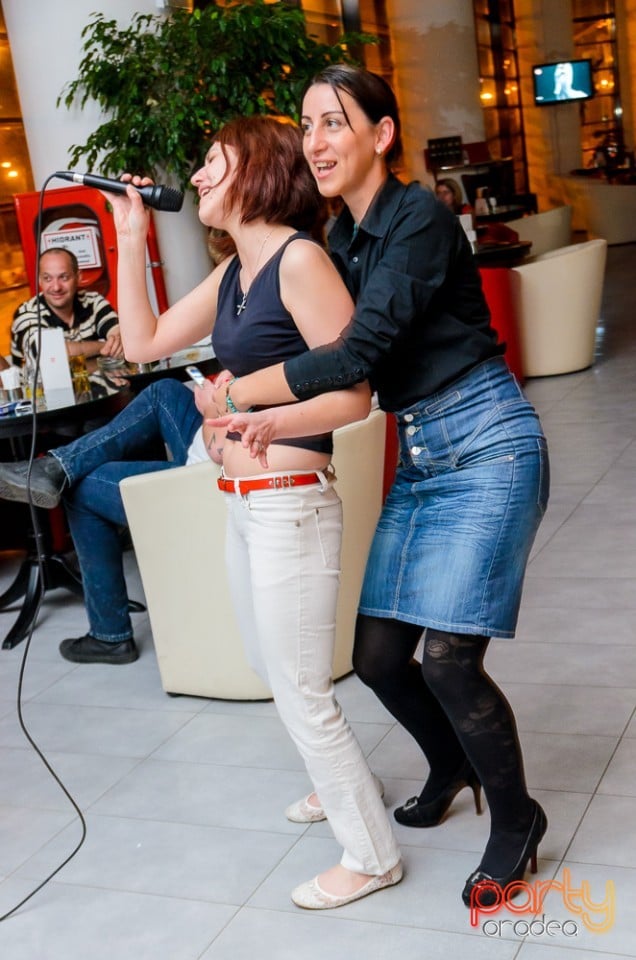Karaoke în Blondy's, 