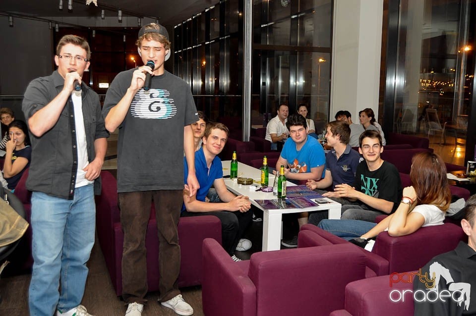 Karaoke în Blondy's, 