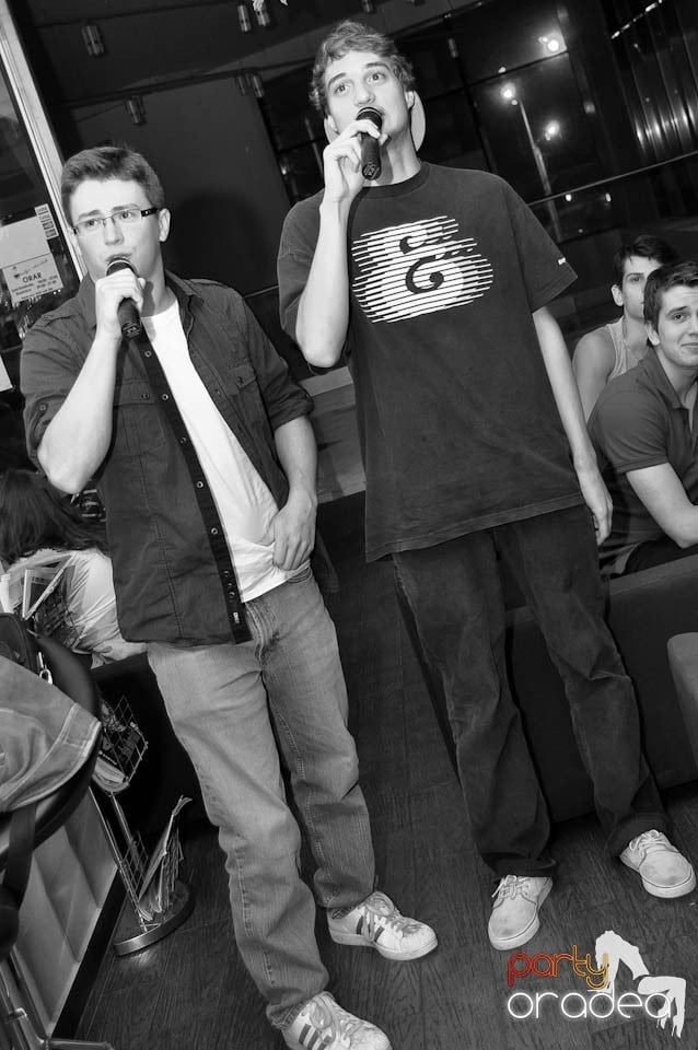 Karaoke în Blondy's, 