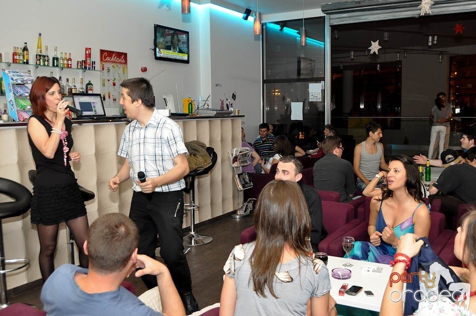 Karaoke în Blondy's, 