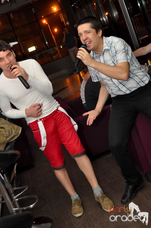 Karaoke în Blondy's, 