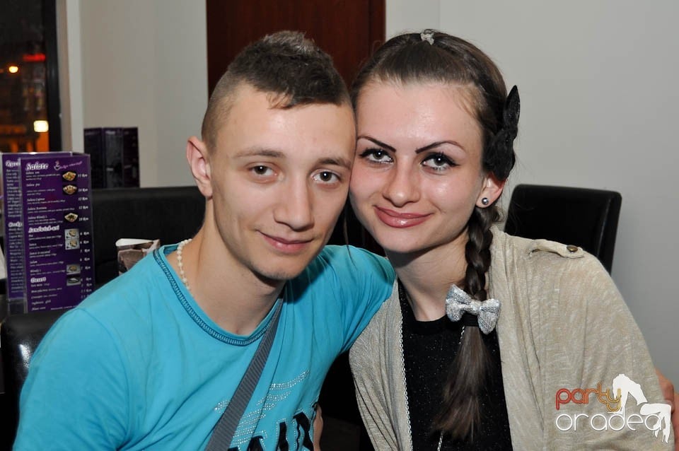 Karaoke în Blondy's, 