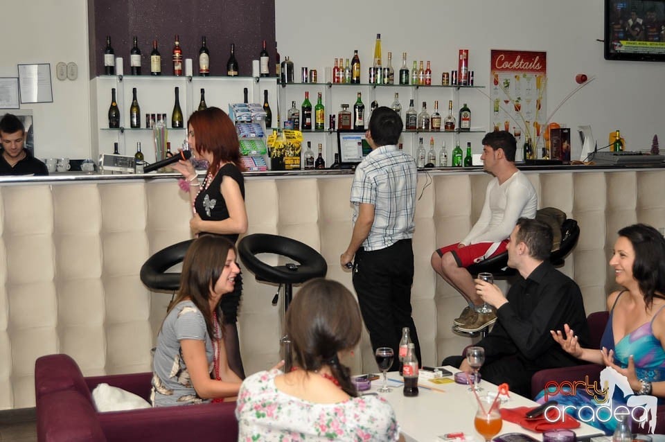 Karaoke în Blondy's, 