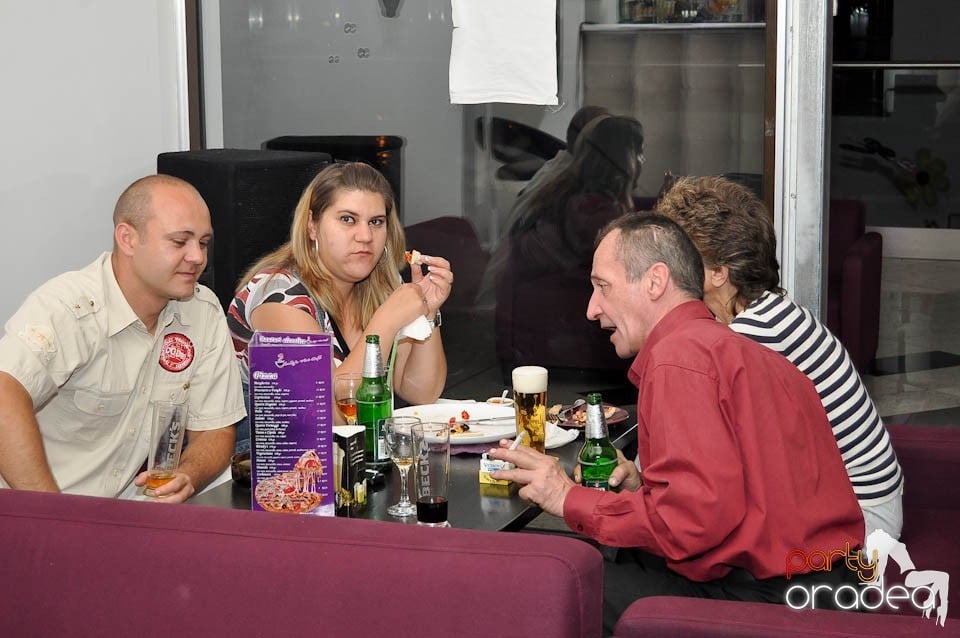 Karaoke în Blondy's, 