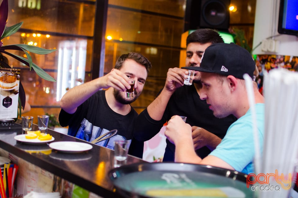 Karaoke Night, 