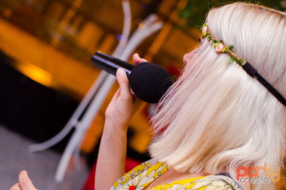 Karaoke Night, 
