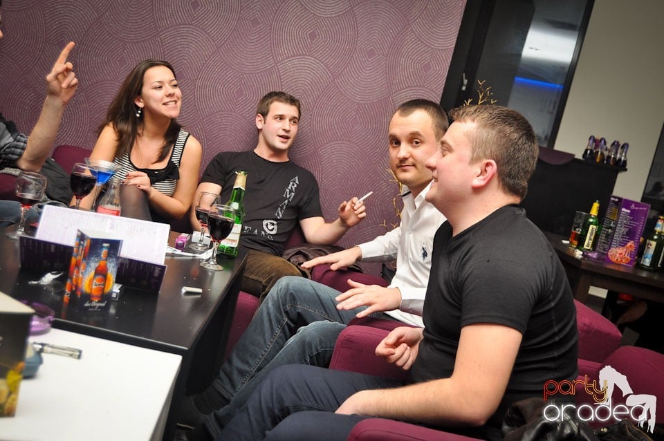 Karaoke Night @ Blondy's Art Café,