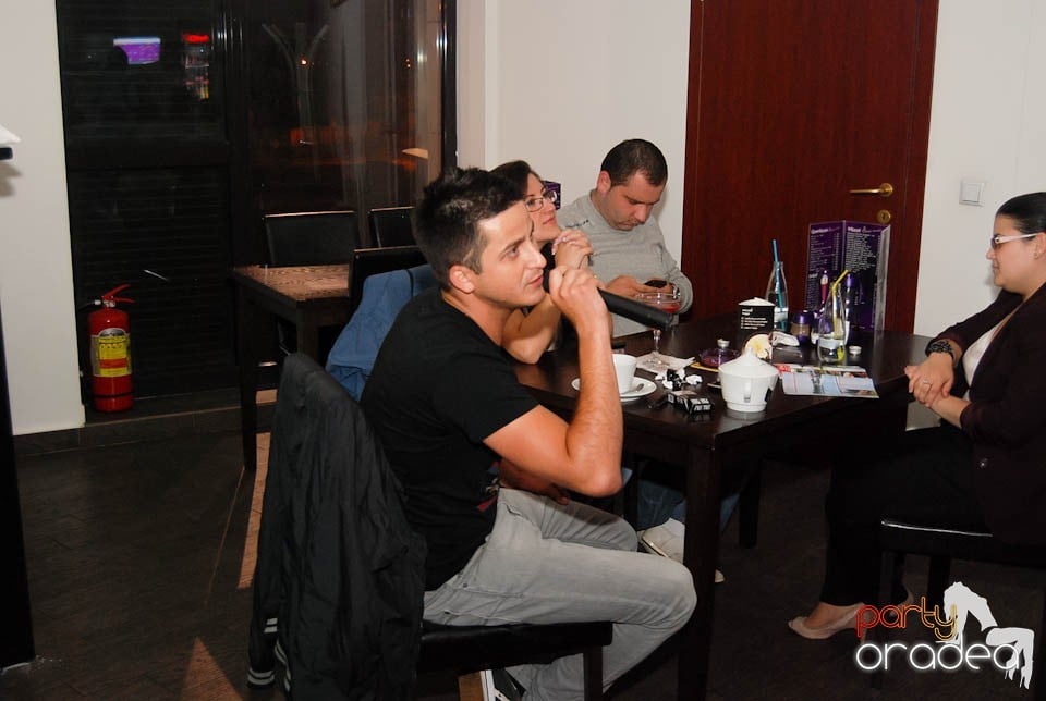 Karaoke Night @ Blondy's Art Café, 