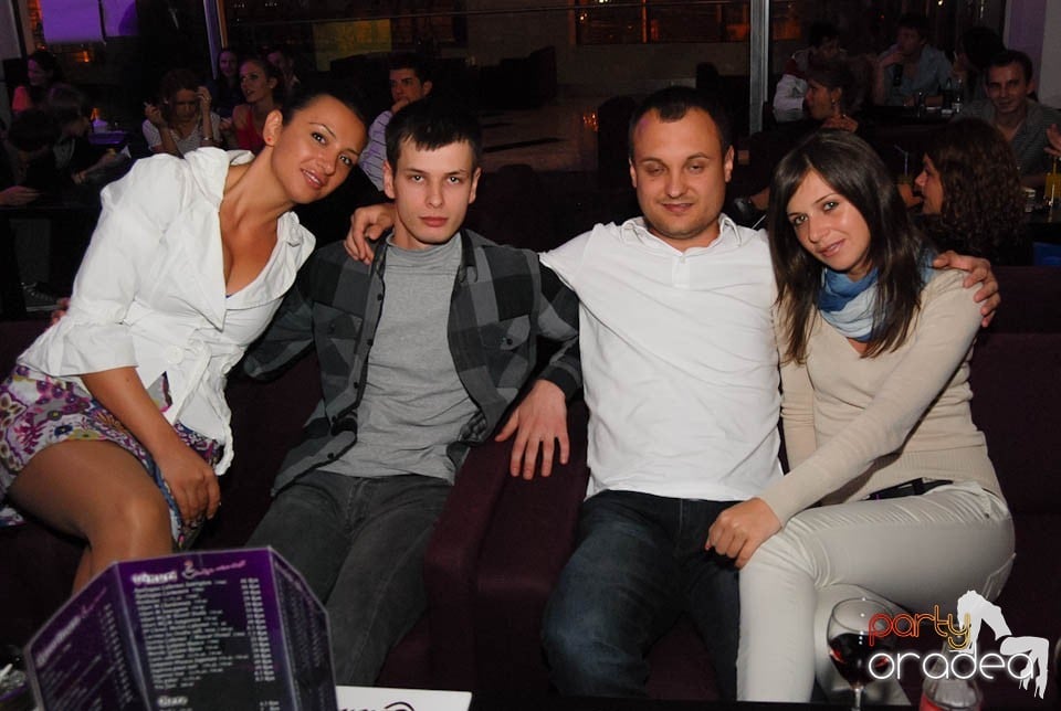 Karaoke Night @ Blondy's Art Café, 